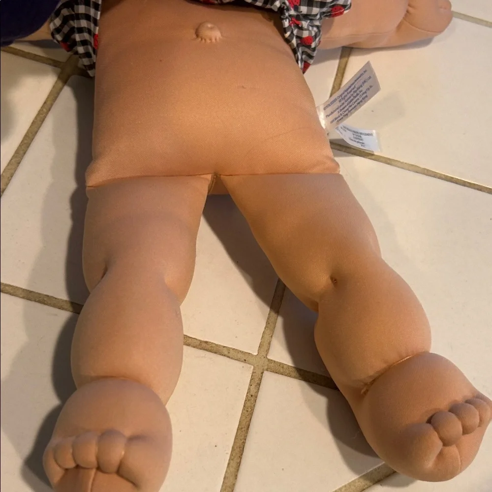 Vintage 2004 Play Along Cabbage Patch Doll with Black and White Top - Picture 13 of 16
